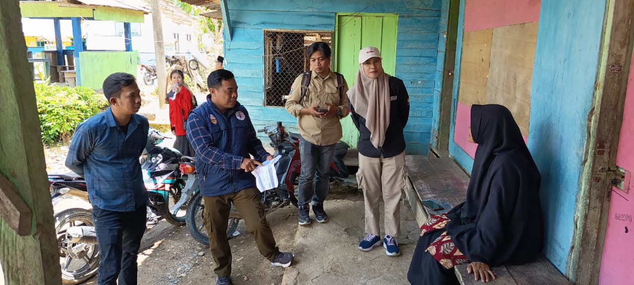 Hamrana hakim dan Tim Pengawas Bawaslu Mamuju Tengah dalam pengawasan coktit terbatas di Pangale