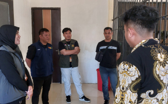 Foto Kordiv Bawaslu Mamuju Tengah Supiardi Mengunjungi Polres Mamuju Tengah