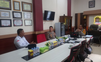 Supiardi Kordiv HPPH Bawaslu Mamuju Tengah berkoordinasi dengan Polres Mamuju Tengah