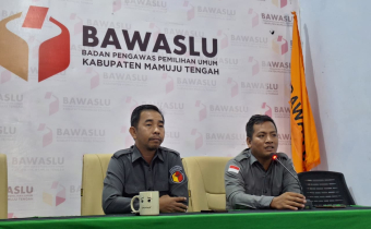 Bawaslu Mamuju Tengah Rencanakan Lomba HUT RI dan Penguatan Kapasitas dalam Rapat Rutin